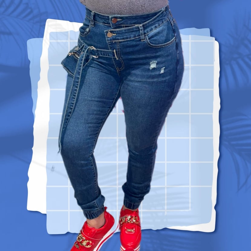Jogger in denim with small bag